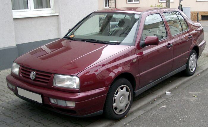 Dieses Foto zeigt einen VW Vento - eines der Modelle, die ab 2022 als Oldtimer gelten.