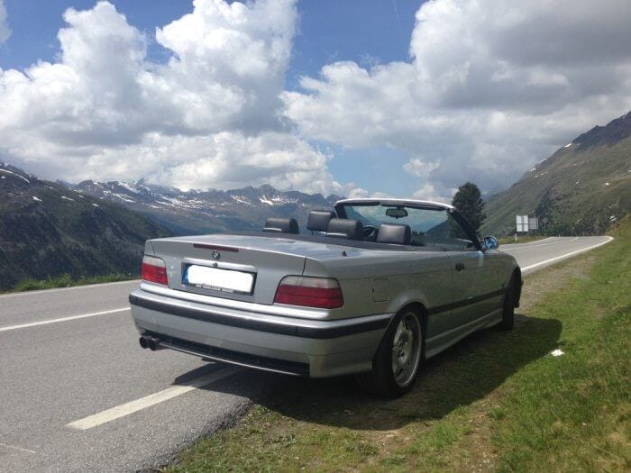 Dieses Foto zeigt einen BMW M3 E36 auf einem Frühlings-Ausflug.