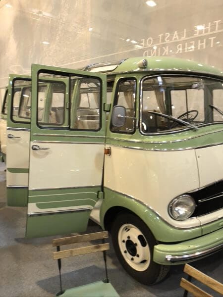 Dieses Foto zeigt einen Oldtimer, der auf der Techno Classica ausgestellt wurde.