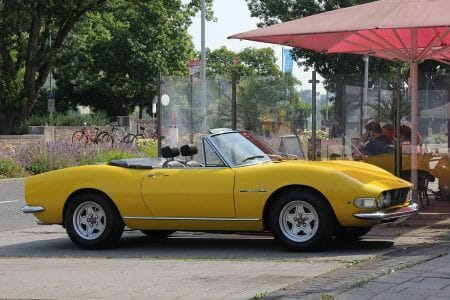 Fiat Dino Spider Dieses Foto zeigt den Hidden Classic Fiat Dino Spider in gelb..