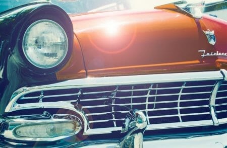 Oldtimer-Herbst 2022: Schöner brauner Oldtimer.