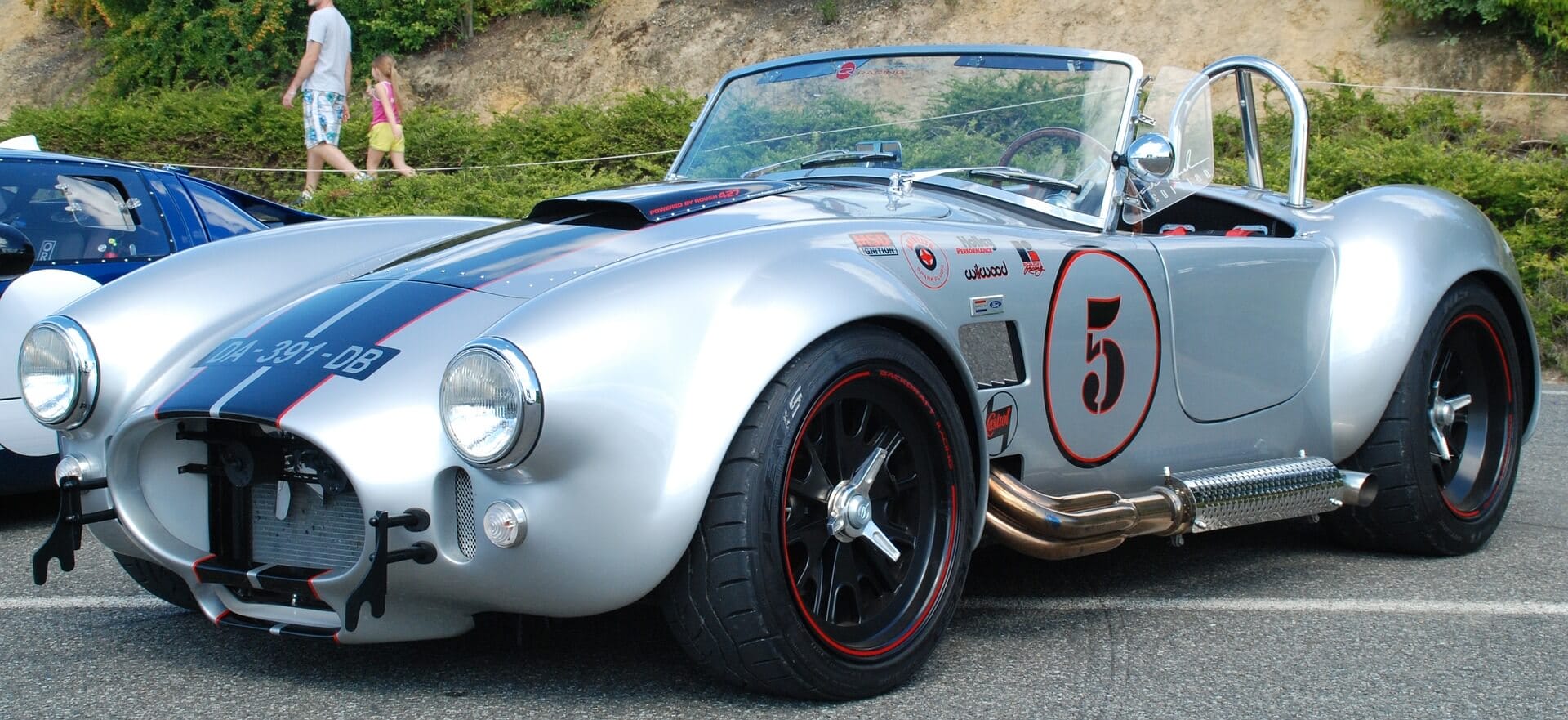 silberner AC Cars Oldtimer
