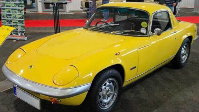 Gelber Lotus Oldtimer