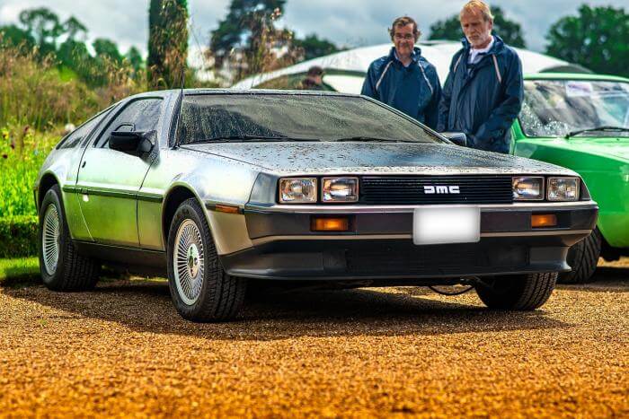 silberner DeLorean DMC-12 Oldtimer