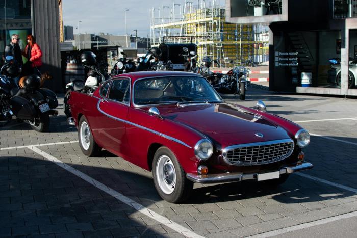 weinroter Volvo P1800 Oldtimer