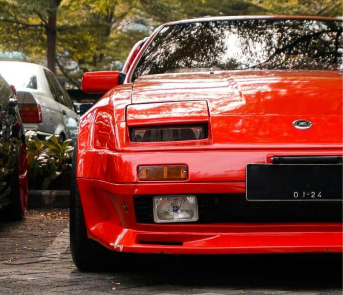 Front eines roten Nissan 300 ZX Oldtimers