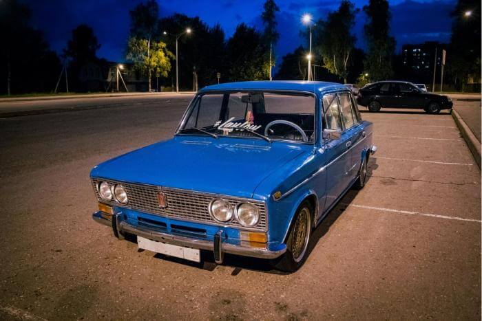 Lada 2103 Oldtimer in blau