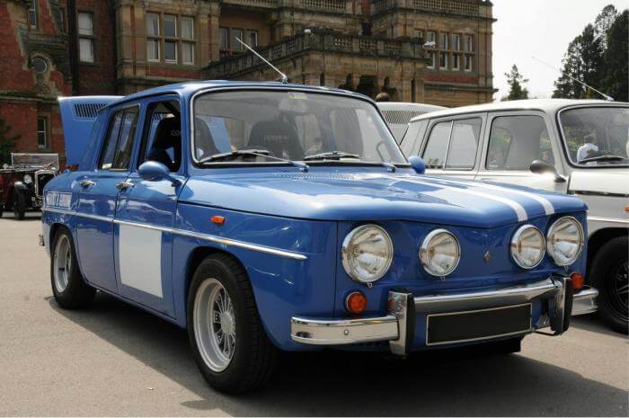 blauer Renault 8 Gordini Oldtimer
