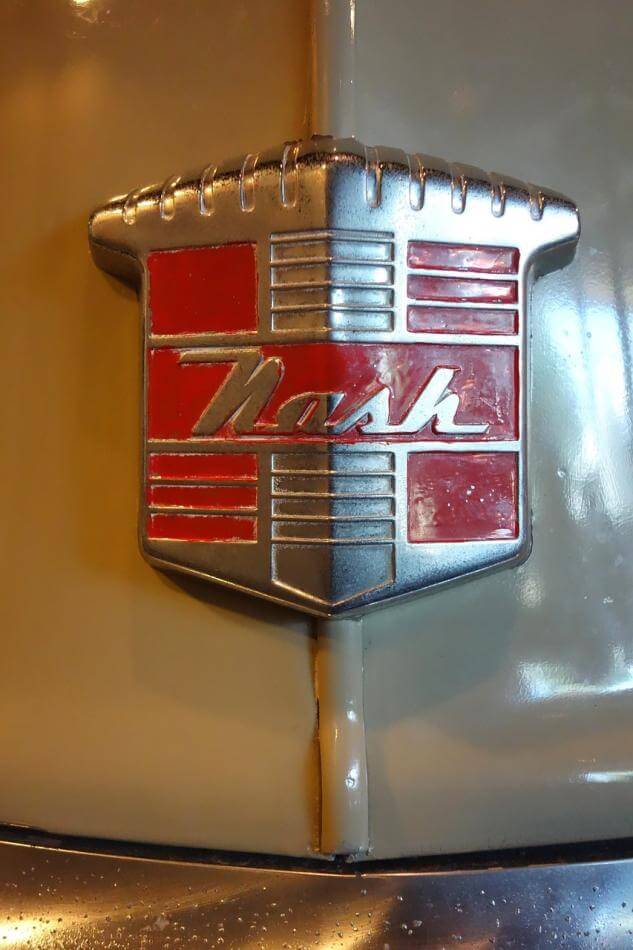  Logo eines Oldtimers Nash Metropolitan