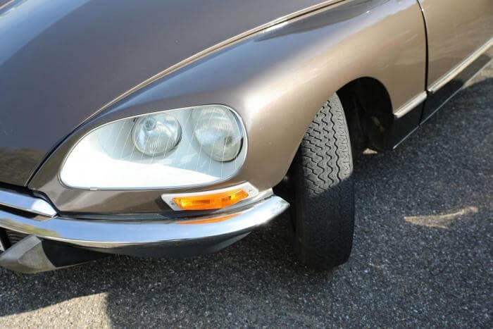 Citroën DS Oldtimer: Doppelscheinwerfer, Kurvenlicht