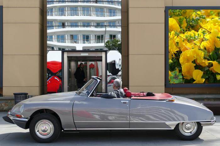 graues Citroën DS Oldtimer-Cabriolet