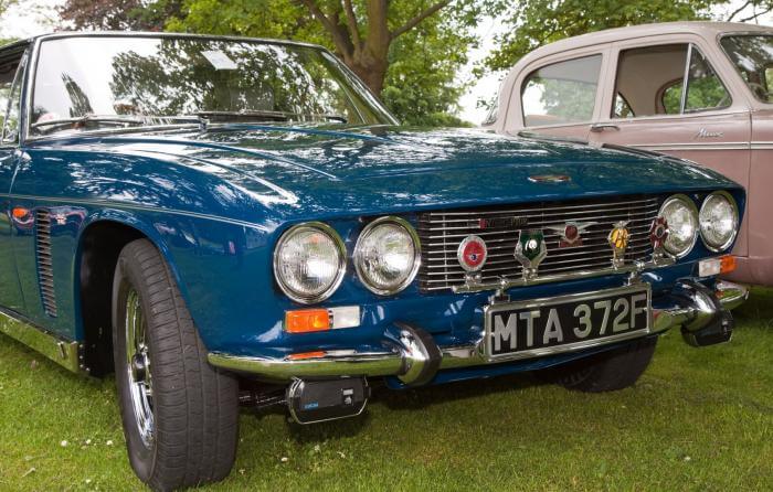 blauer Jensen Interceptor Oldtimer