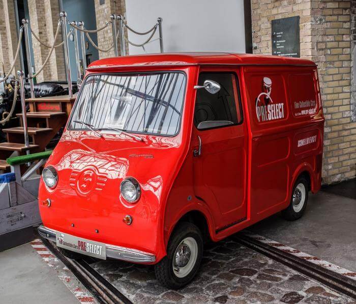 roter Goggomobil TL Transporter