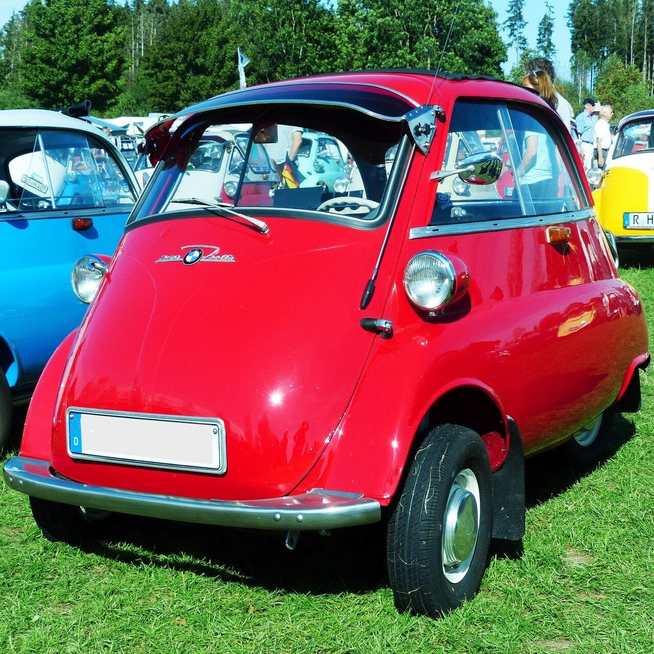 roter BMW Isetta Oldtimer