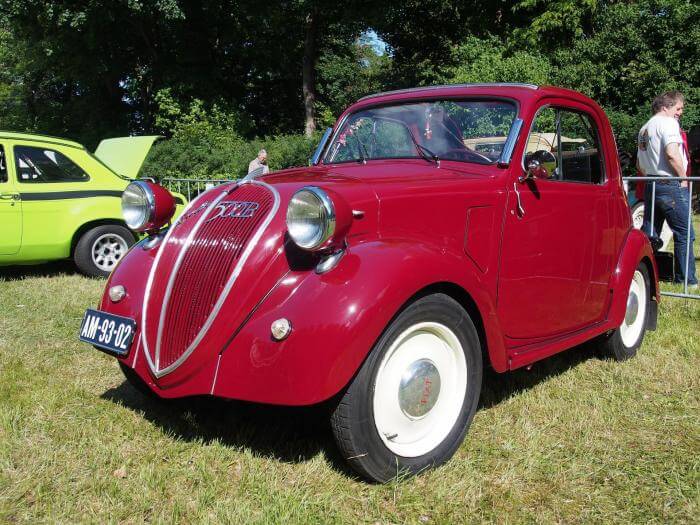 roter Fiat 500 Topolino B Oldtimer