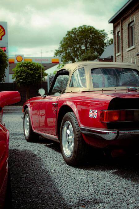 roter Triumph TR6 Oldtimer
