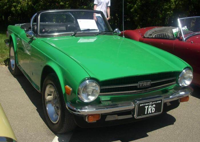 grüner Triumph TR6 Oldtimer