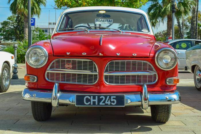 roter Oldtimer Volvo Amazon P130