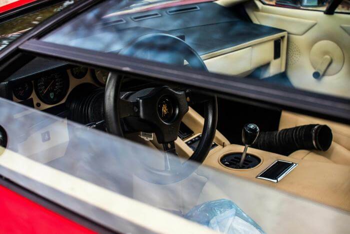 Innenraum eines Lamborghini Countach Oldtimers