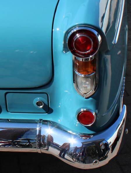 Heck/Rückleuchten eines blauen Opel Kapitän Oldtimers