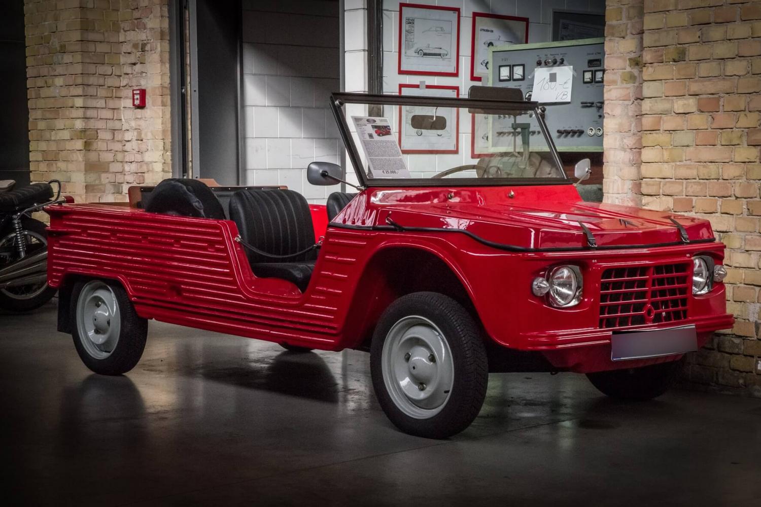 Dies ist ein sehr gut erhaltener Citroën Mehari Oldtimer.
